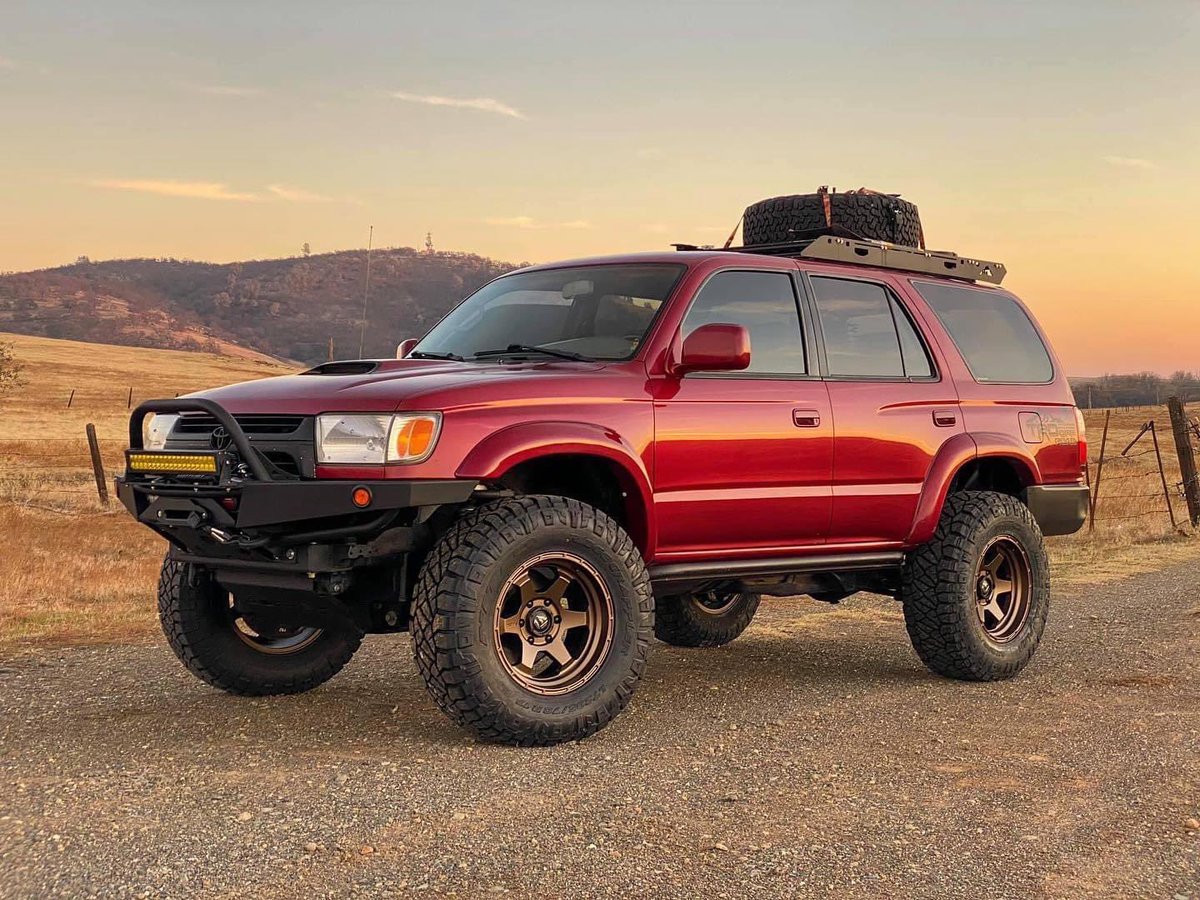 MossBrosTires's tweet photo. 🎄How about a new set of Fuel wheels for Christmas?👍 #mossbrothers
- @FuelOffroad
We’re loving this red/bronze combo - how about you? 🔥
——— ——— ———
#FuelOffroad SHOK
——— ——— ———
#fuelshok #fuelwheels #fuelyournextadventure #toyota #4runner #3rdgen4runner #t4r #offroad https://t.co/AYIugLVMlb