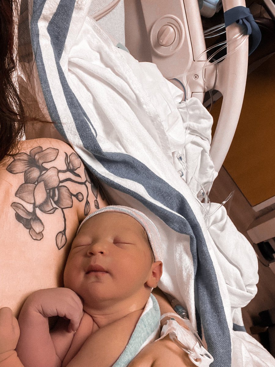 destinyydurann's tweet photo. My perfect little boy decided to come early&amp; was the best Christmas gift I could’ve asked for! 7lbs &amp; 11 oz, measuring at 21 &amp; 3/4 long, Liam James Slane. I love you so much hun. Can’t wait to be the best mommy I can be for you! https://t.co/Ip92mDvrB9