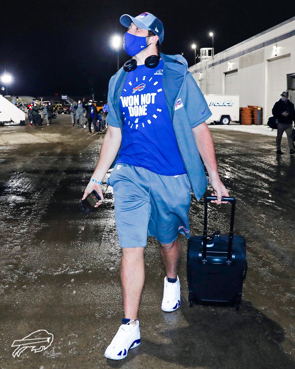 BuffaloBills's tweet photo. Can confirm that @JoshAllenQB looks good in shorts. https://t.co/yCQtGldySs