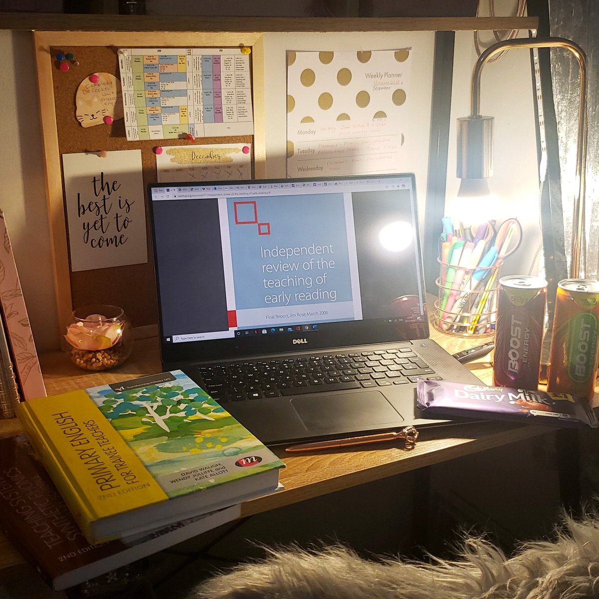 Aishy__'s tweet photo. I really asked to do another year of uni so crying about deadlines is all on me 😝🤣📚 

#teachertraining #pgde #unilife #assignment #englishassignment #edutwitter https://t.co/UHGhsEIIPc