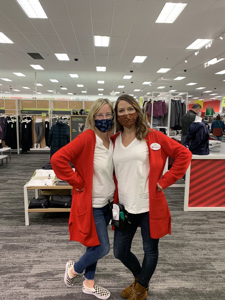 TCrystallake's tweet photo. Yesterday was #TwinningDay 🎯 #target Looking Good! https://t.co/rO3udiCqxD