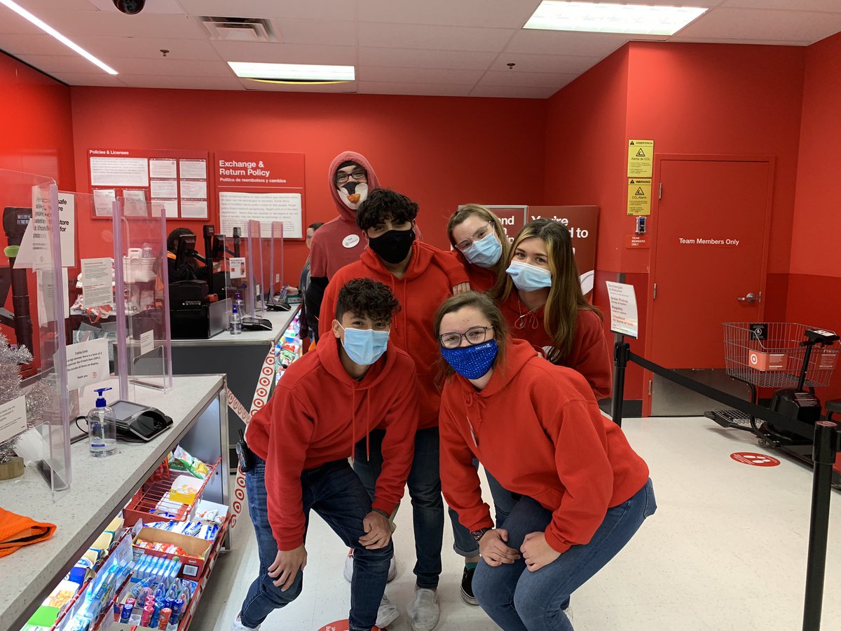 TCrystallake's tweet photo. Yesterday was #TwinningDay 🎯 #target Looking Good! https://t.co/rO3udiCqxD