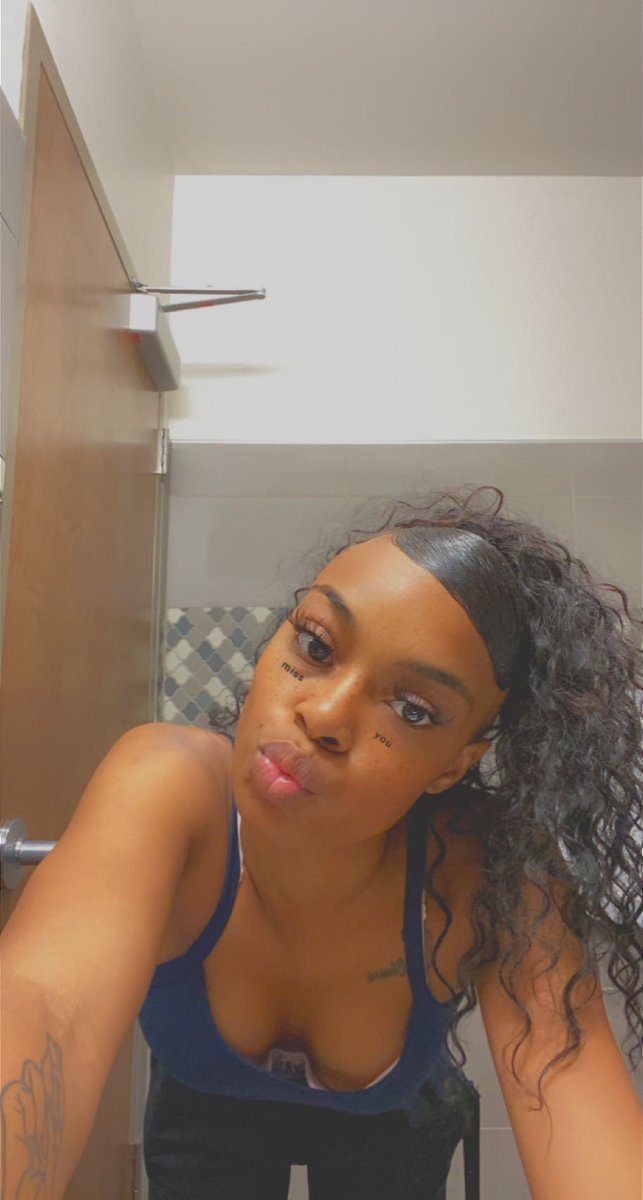 GoddessNovaaa's tweet photo. I’ll always be better than you. 

Clearly I deserve everything in your bank account. 

Get to sending betas. 

Findom•WalletRinse•Fetish•Ebony https://t.co/f9GsmC0T4R