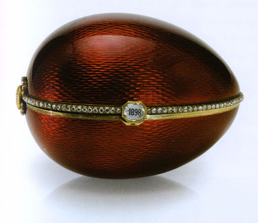 It was made for the Russian industrialist Alexander Ferdinandovich Kelch, who presented the egg to his wife, Barbara Kelch-Bazanova.