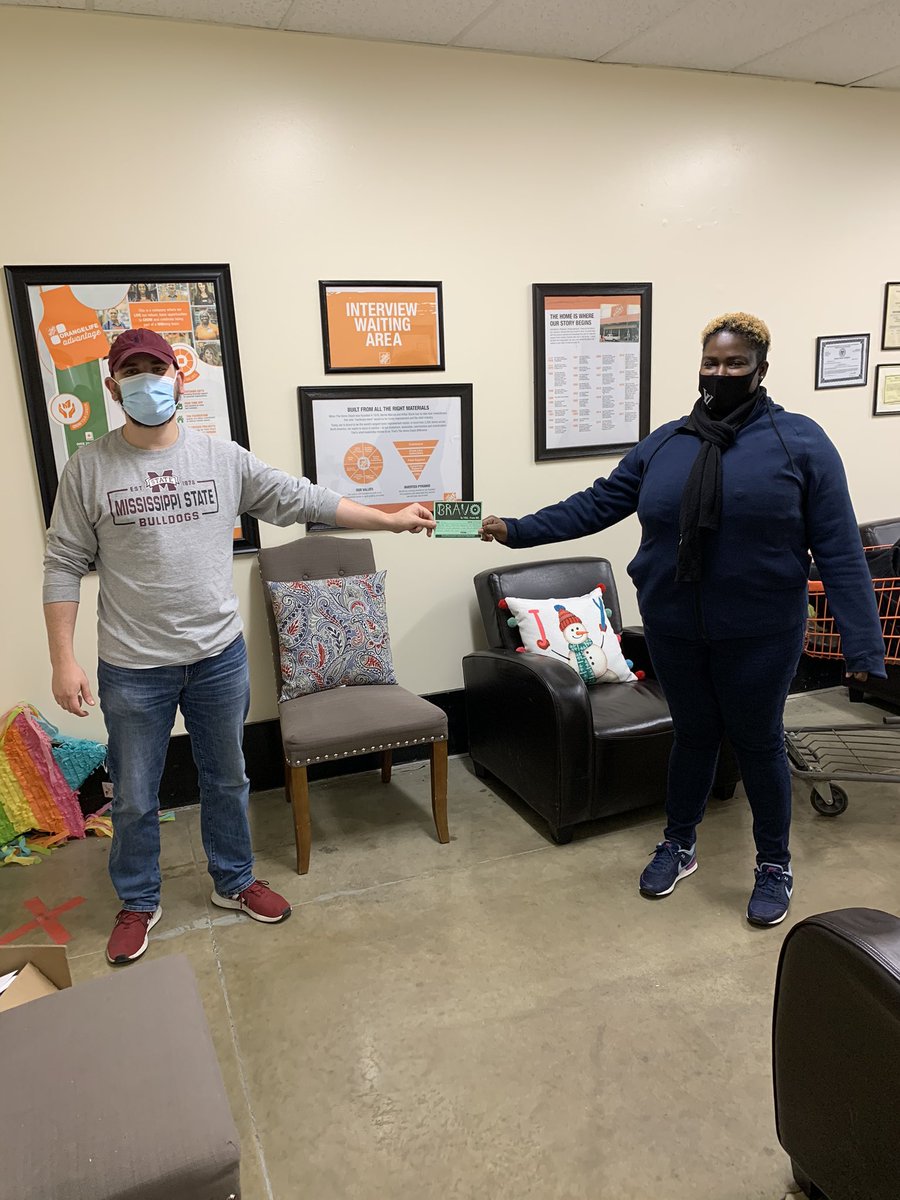 My relationship with the front end is something I truly value. It was put on display today when Lisa at the service desk informed me of a theft in progress which later resulted in a arrest. Great job Lisa #buildingstrongrelationships <a href="/PrissAnn80/">Priscilla Mitchell</a> <a href="/ginger_coleman/">Ginger coleman</a> <a href="/wendellAbernat1/">Wendell Abernathy</a>