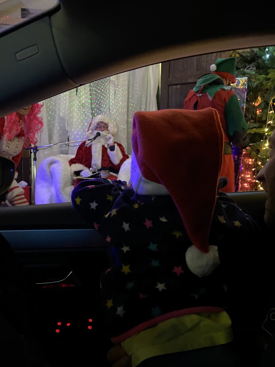 This photo sums up Christmas 2020 for me! #drivethroughsanta
