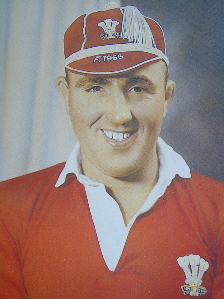 Tremendous to see <a href="/BBCSport/">BBC Sport</a> #spoyt Remember all the Sportsmen an Women that have sadly passed away this year especially former <a href="/NewportRFC/">Newport RFC 1️⃣5️⃣0️⃣</a> @dragonsrugby <a href="/scarlets_rugby/">Scarlets Rugby</a> Matthew J Watkins <a href="/bridgendravens/">Bridgend Ravens</a> <a href="/LlanelliRFC/">Llanelli RFC</a> JJ Williams &amp; <a href="/PontypoolRFC/">Pontypool RFC</a> Ray Prosser #RugbyFamily 🏴󠁧󠁢󠁷󠁬󠁳󠁿🏉👏👏👏