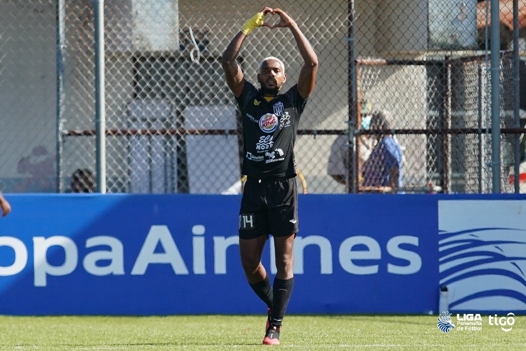 TrincheraDepor's tweet photo. ¡CAI CAMPEÓN 🏆🏆🏆🥇!

Con doblete de Alfredo Stephens y otro tanto de Azmahar Ariano los Vikingos vencen 3-1 al San Francisco.

El CAI suman su tercera estrella en la Liga Panameña de Fútbol (LPF) 

#LPF #TrincheraDeportiva #FútbolPanameño https://t.co/SSd5CvCOnt