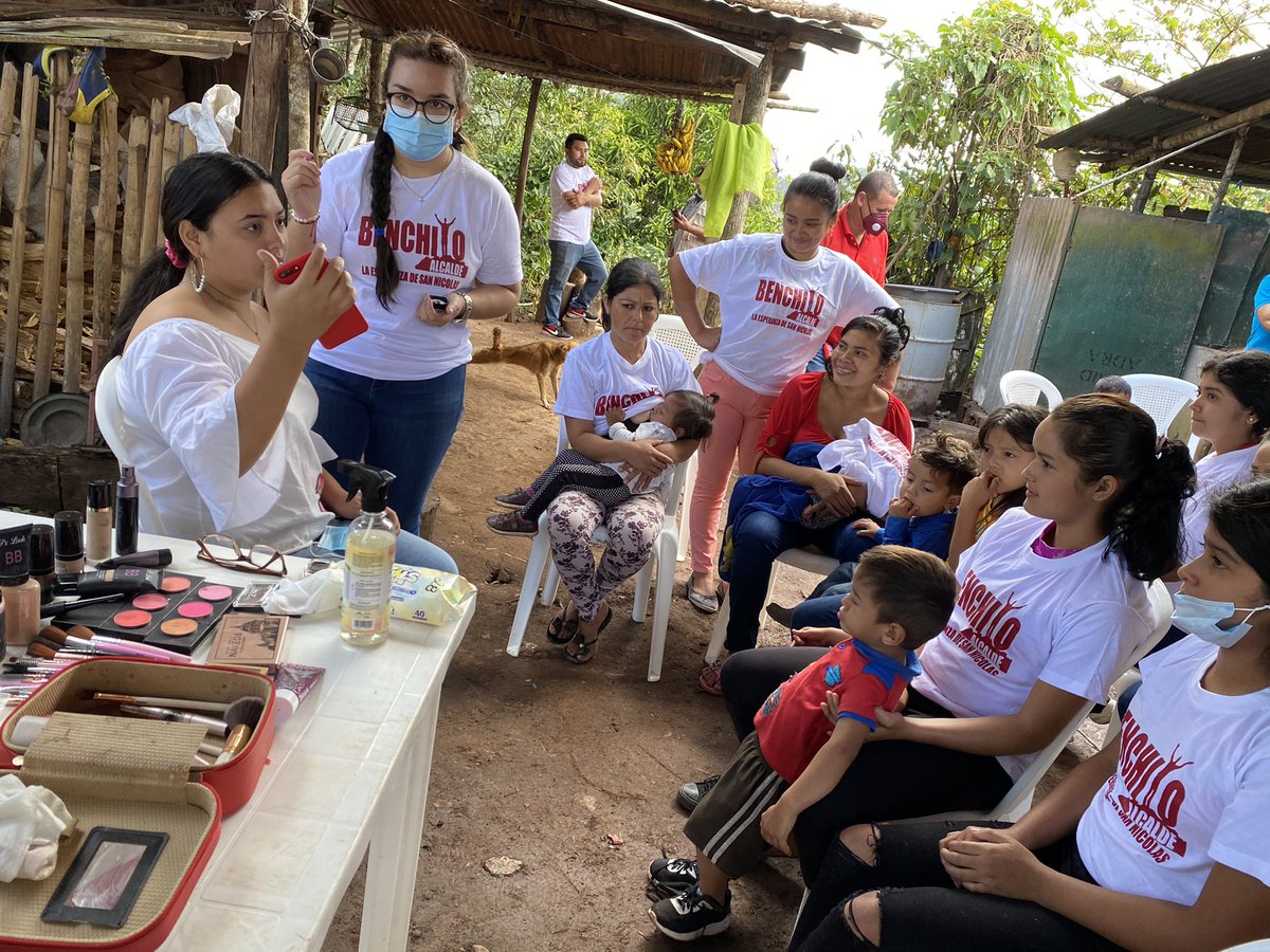 BenchitoAlcalde's tweet photo. Juventud liberal de San Nicolas, Santa Barbara‼️ con talleres de belleza para hombres y mujeres.🇦🇹🇦🇹🇦🇹
#VamosConTodo #BenchitoAlcalde #YaniPresidente https://t.co/5W3WWfc2mY