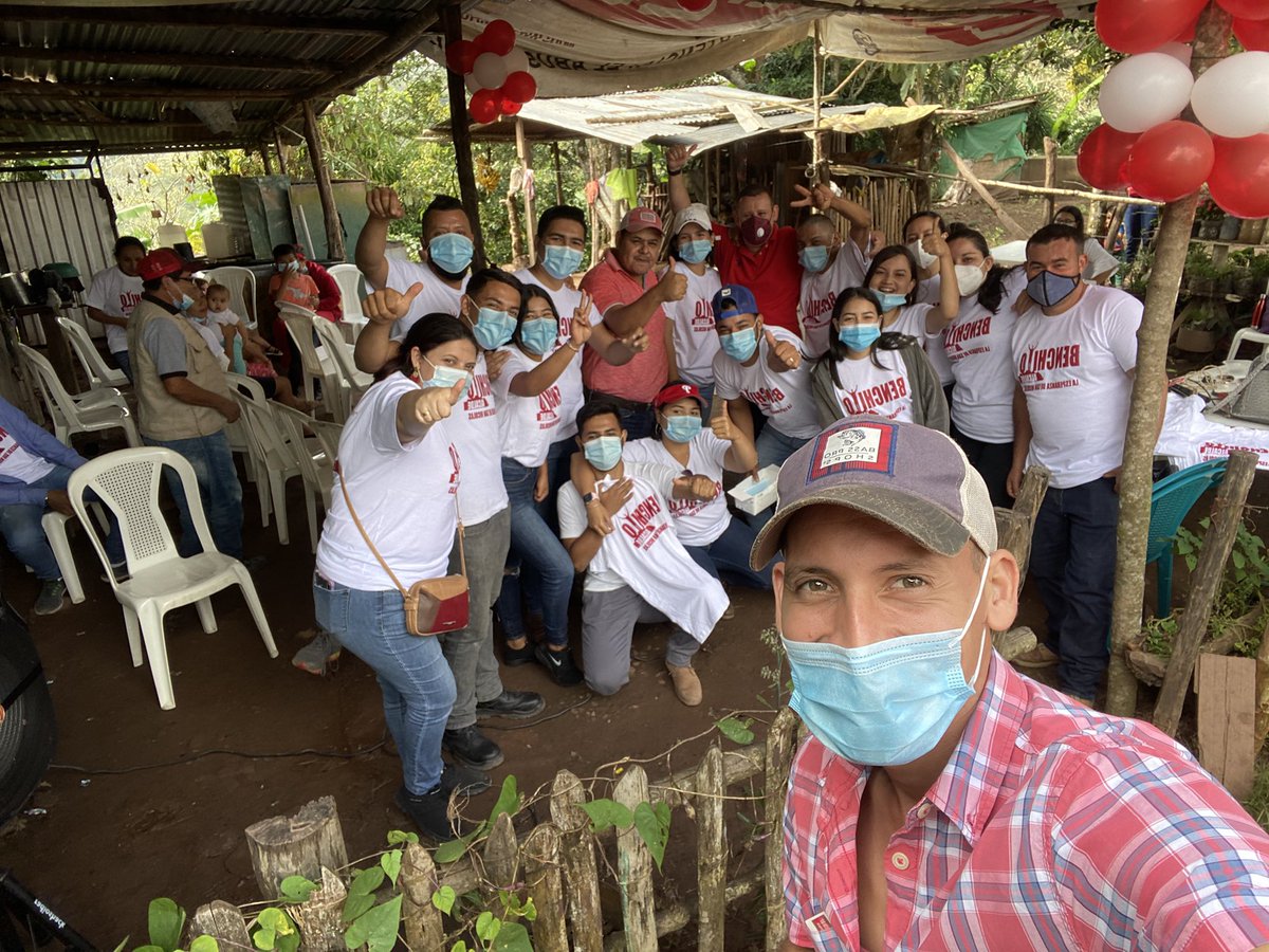 BenchitoAlcalde's tweet photo. Juventud liberal de San Nicolas, Santa Barbara‼️ con talleres de belleza para hombres y mujeres.🇦🇹🇦🇹🇦🇹
#VamosConTodo #BenchitoAlcalde #YaniPresidente https://t.co/5W3WWfc2mY