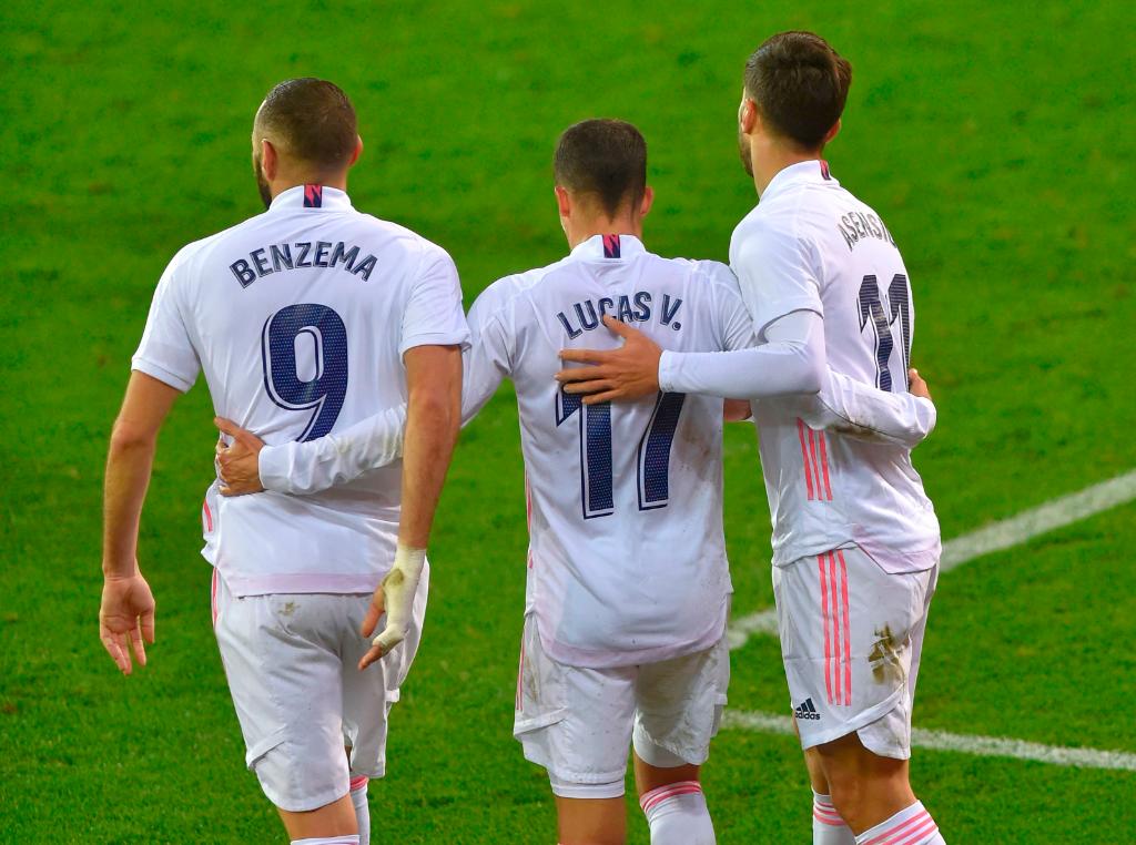 UEFAcom_fr's tweet photo. Meilleurs buteurs 🇫🇷 🇫🇷 🇫🇷 dans un grand championnat étranger ⤵️
1️⃣ Karim @Benzema , 176 ⚽ 🇪🇸
2️⃣ @ThierryHenry 175 ⚽ 🏴
#EibRMA #KBNueve https://t.co/3RZUMFopTj