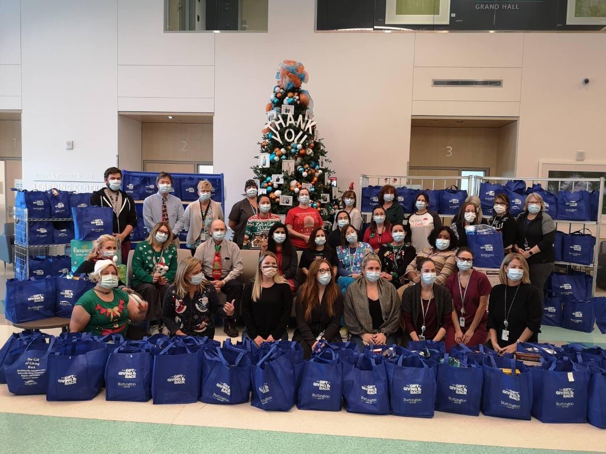 giftgivingback's tweet photo. The healthcare heroes @Jo_Brant Lab and DI departments accumulated 172 bags of food, diapers, formula and feminine products for our #BurlON Help Us Feed Kids: Holiday Food Drive - more than ONE TON (2,241.5 lbs) of donated items for our six beneficiaries! THANK YOU! ❤️ https://t.co/SU4m6hequo
