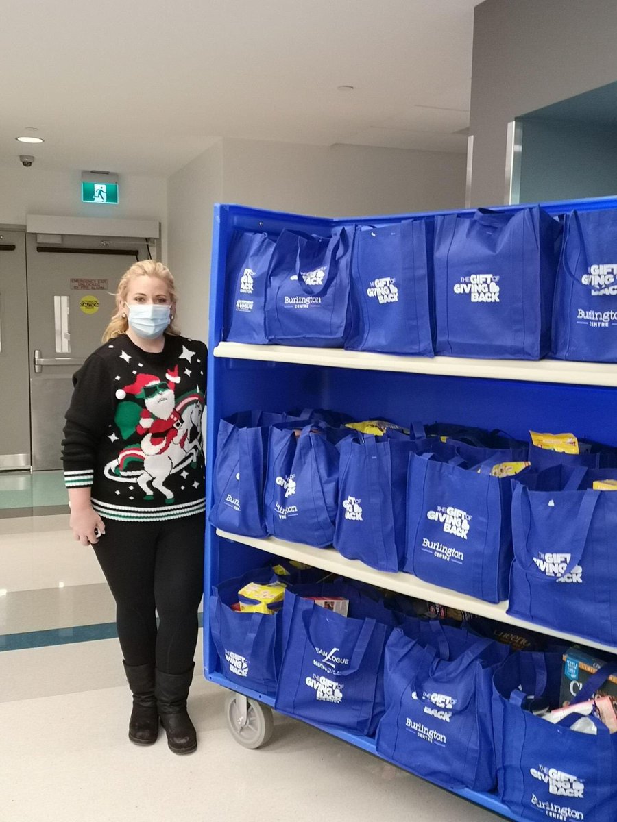 giftgivingback's tweet photo. The healthcare heroes @Jo_Brant Lab and DI departments accumulated 172 bags of food, diapers, formula and feminine products for our #BurlON Help Us Feed Kids: Holiday Food Drive - more than ONE TON (2,241.5 lbs) of donated items for our six beneficiaries! THANK YOU! ❤️ https://t.co/SU4m6hequo