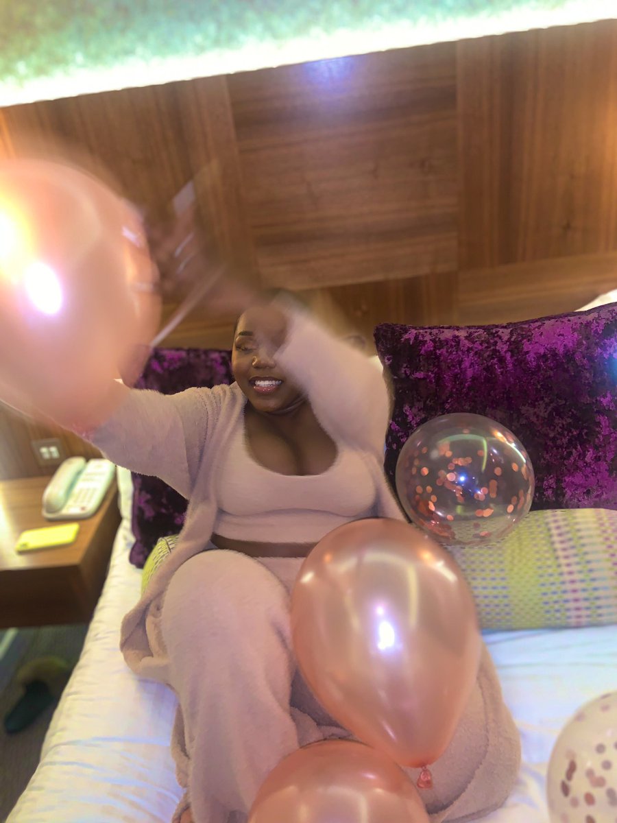 teeshakur_'s tweet photo. went from tier 2 to 3 before I turned 23🎈 https://t.co/Uq2pCrIed1
