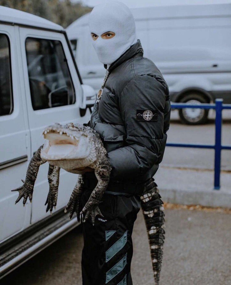 AmrResell's tweet photo. 🐊 
.
Tags: #hoodie #stoneisland #resell #pant #cargo #streetwear #sweat #forsale #luxury https://t.co/hMG2rG76It