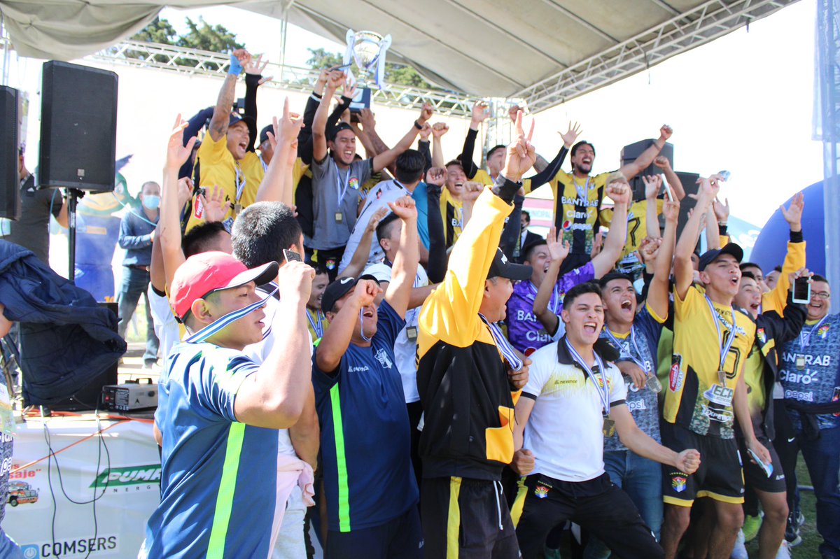 <a href="/OficialAuroraFC/">Aurora FC</a> es campeón del #Apertura2020 de la #PrimeraDivisión. Los tigres ganaron 1-2 el juego de vuelta de la final frente a Sololá (1-3 en el global).