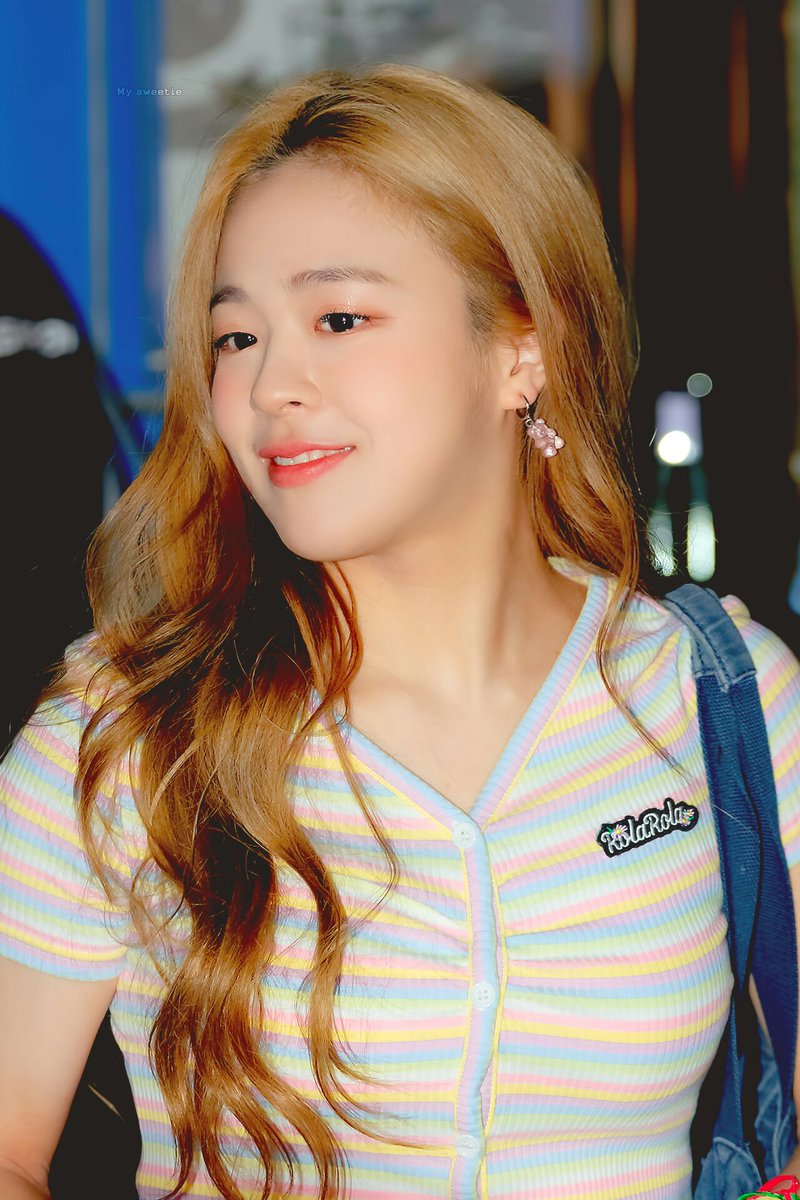 UaeNa75780566's tweet photo. ثانيا : Songyee From Woo!aah!
في 14/04/2020 أعلنت وكالة NV Entertainment عن انسحابها وذلك بعد 3 أشهر من ترسيم الفرقة فقط وذلك لأسباب شخصية حيث تم التشاور بين الوكالة Songyee ووالديها حول هذا القرار وانتهى بخروجها 💔
#Songyee
#Wooaah https://t.co/K1oglZMuPE