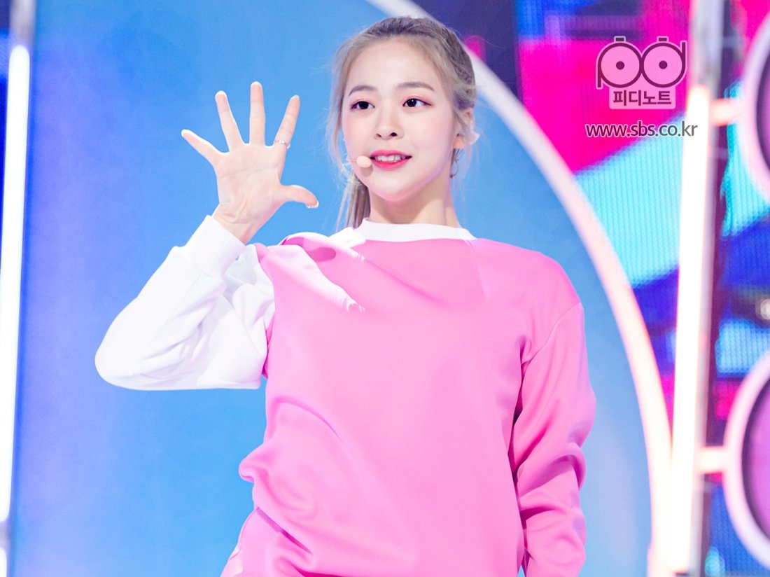 UaeNa75780566's tweet photo. ثانيا : Songyee From Woo!aah!
في 14/04/2020 أعلنت وكالة NV Entertainment عن انسحابها وذلك بعد 3 أشهر من ترسيم الفرقة فقط وذلك لأسباب شخصية حيث تم التشاور بين الوكالة Songyee ووالديها حول هذا القرار وانتهى بخروجها 💔
#Songyee
#Wooaah https://t.co/K1oglZMuPE