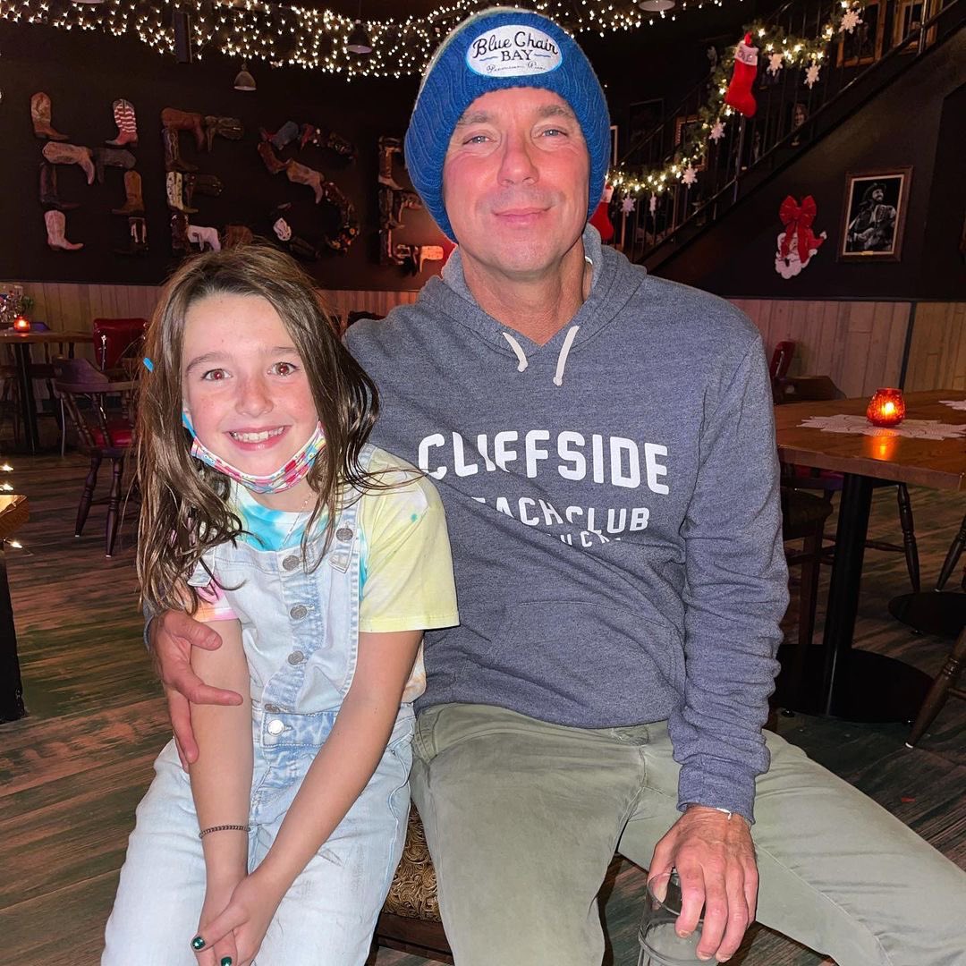 jakeowen's tweet photo. Pearl and her Uncle Kenny. https://t.co/3dybMhUhUp