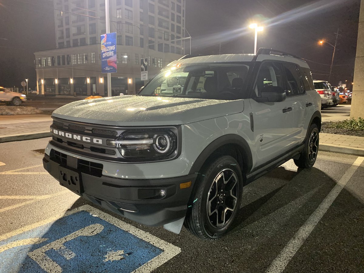 けーいち カーラッピング講座 ついにブロンコがカナダにもキターー でもスポーツはダサい 笑 ブロンコ アメ車 けーいち カーラッピング講座 ついにブロンコがカナダにもキターー でもスポーツはダサい 笑 ブロンコ アメ車