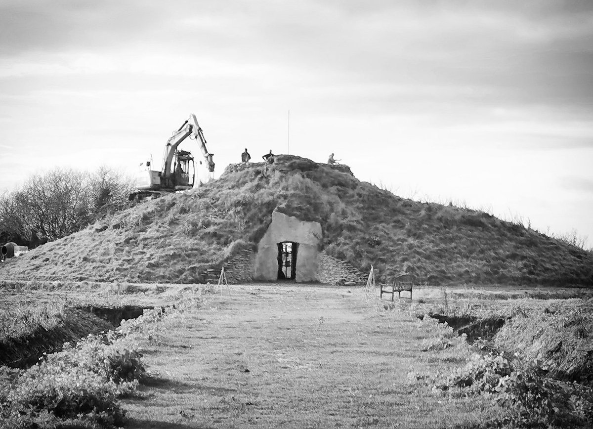 This is what the exterior of  #SoultonLongBarrow looks like, we had help from  @arch_cambridge to be respectful of the archeological heritage and the first builders' values as far as we could.I like to think they might have a beer with us and explain where we went wrong...