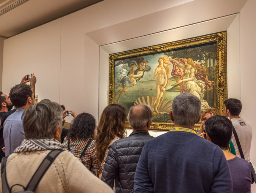 1. The artist. Most people know  #Botticelli's large mythological works, painted in the 1480s in Florence & famously housed in the magisterial  @UffiziGalleries. Only ~12 of his portraits survive today. This work is 1 of 3 housed in a private collection, rather than a museum.2/