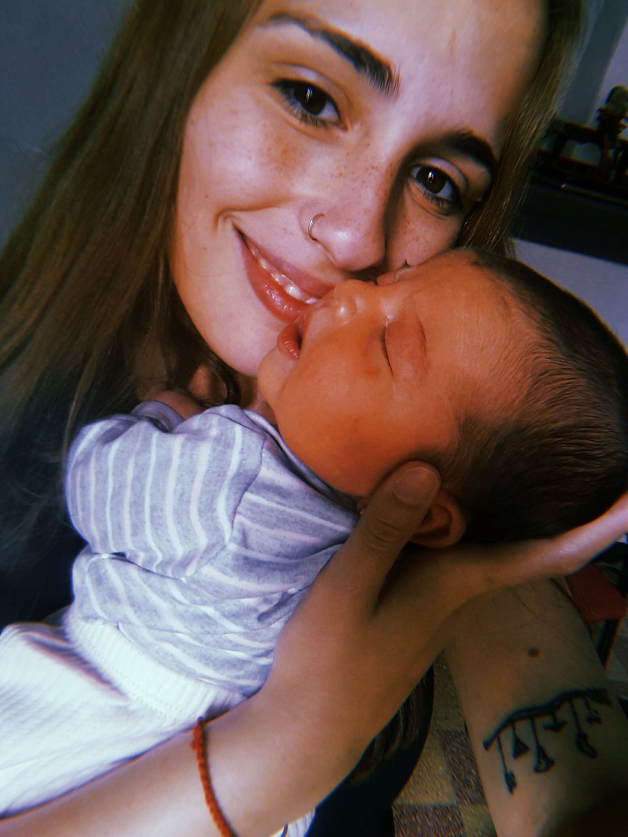 _sanchezsofia's tweet image. No se ni como explicarlo, es un amor tan lindo y único. ¡Que hermoso es ser tía 💛✨!