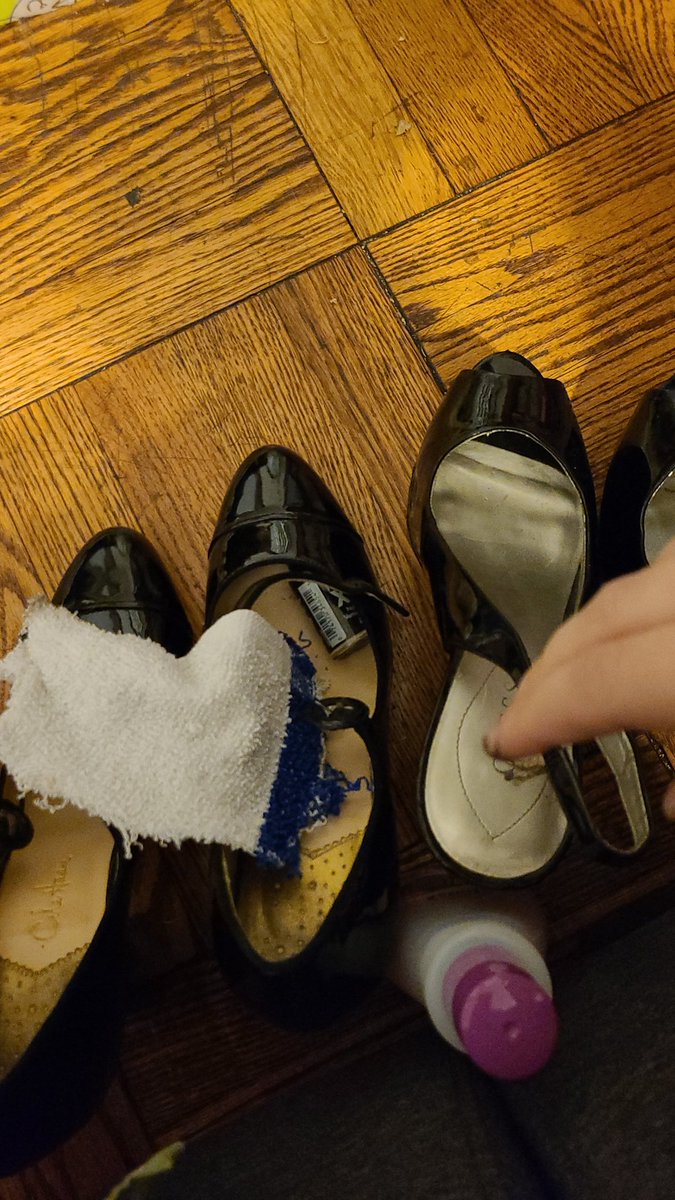 GwendPierce's tweet photo. Shoes repaired! 2 pair of 10 yr old black pumps looking like new again and ready for shooting https://t.co/27yt4a00jP