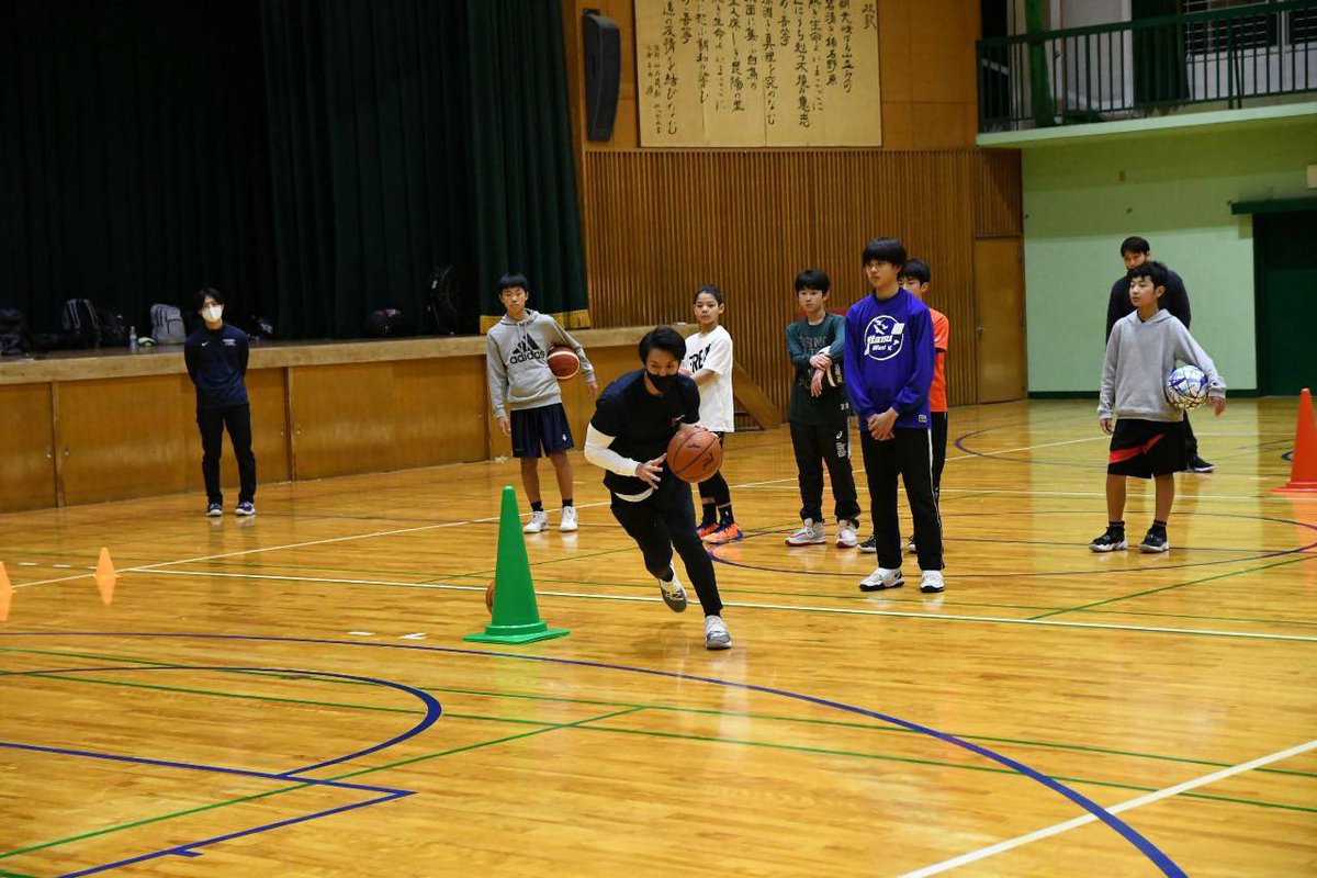 k_pjt_'s tweet photo. yebsバスケットボールクラブでクリニックをさせて頂きました🏀

選手たちは凄く熱心でした⛹️‍♂️⛹️‍♀️
普段から指導者の方がしっかり向き合っているからですね👏
これからも選手と指導者が共に成長していってください💪🏻
私も負けないように頑張ります🔥

#yebsバスケットボールクラブ
#感謝
#成長 https://t.co/ltNDdWU2HN