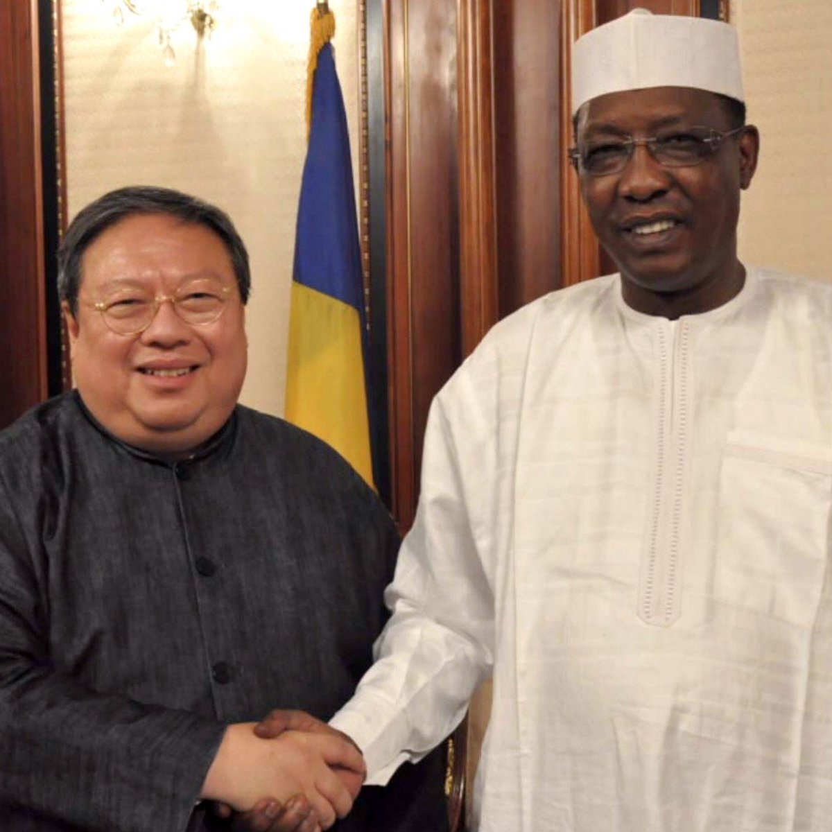 16/ In meetings at the United Nations, Mr. Ho, laid the groundwork for millions of dollars of payments to the president of Chad and Uganda's foreign minister in exchange for oil rights in the two countries, federal prosecutors say.