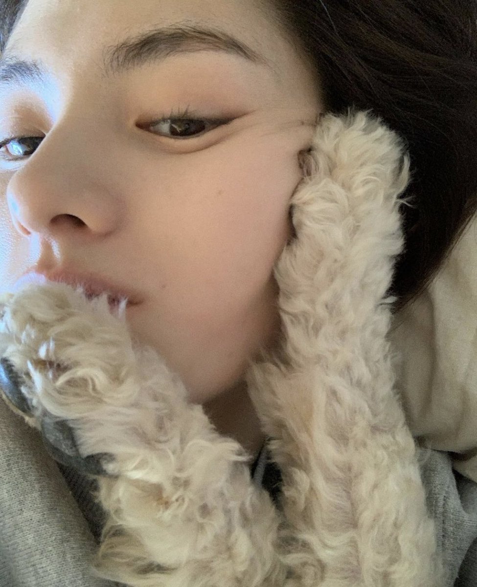 seoulcuteclub's tweet image. ทำไมเค้าเท่ขนาดนี้ เป็นselfieที่ดีมากกกกก 🥺🧤🍎