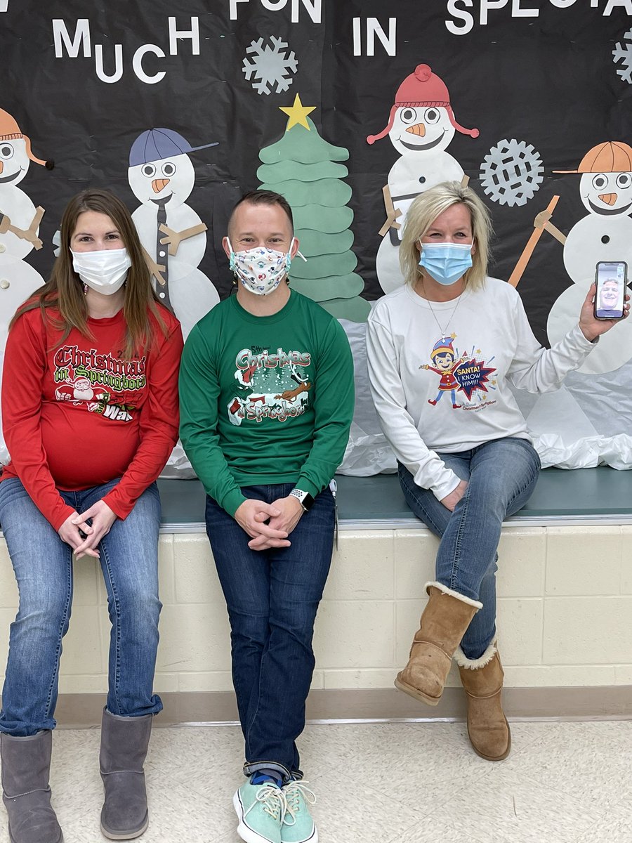 MCSSTEAM's tweet image. The second grade specials team (including our online gym teacher being zoomed in) wishes you a relaxing and wonderful winter break! #mecctacular #masonmoment