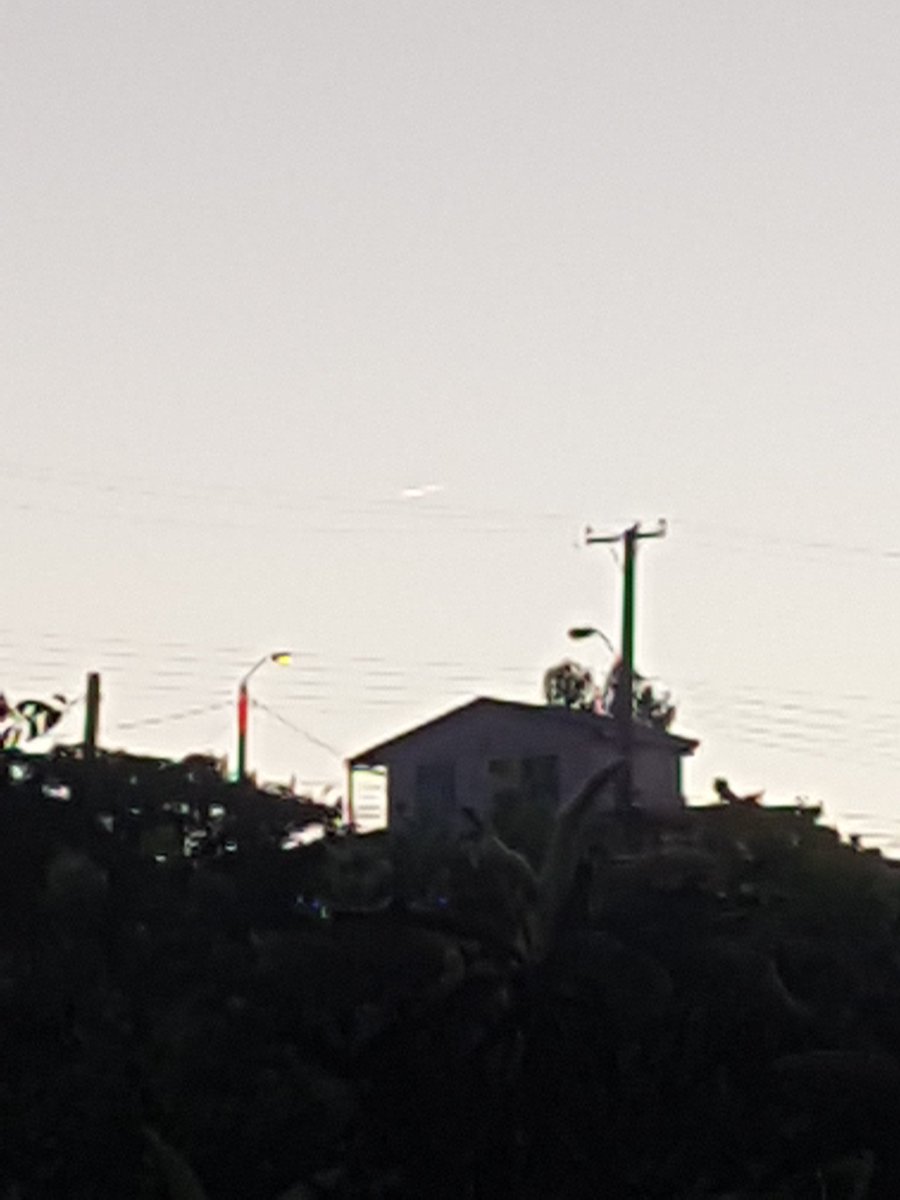Franpia's tweet photo. un #meteorito ??? https://t.co/5jIzJUJznc