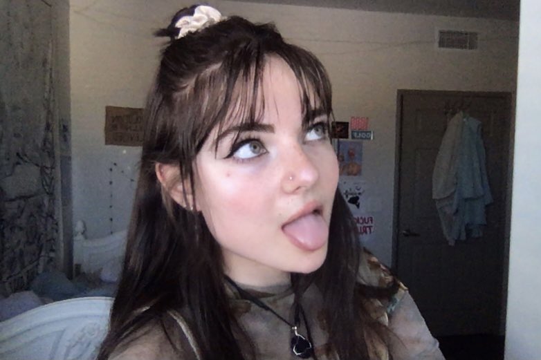 messygirI's tweet photo. girlfriend from hell 😈 https://t.co/tIkE95Dq6d