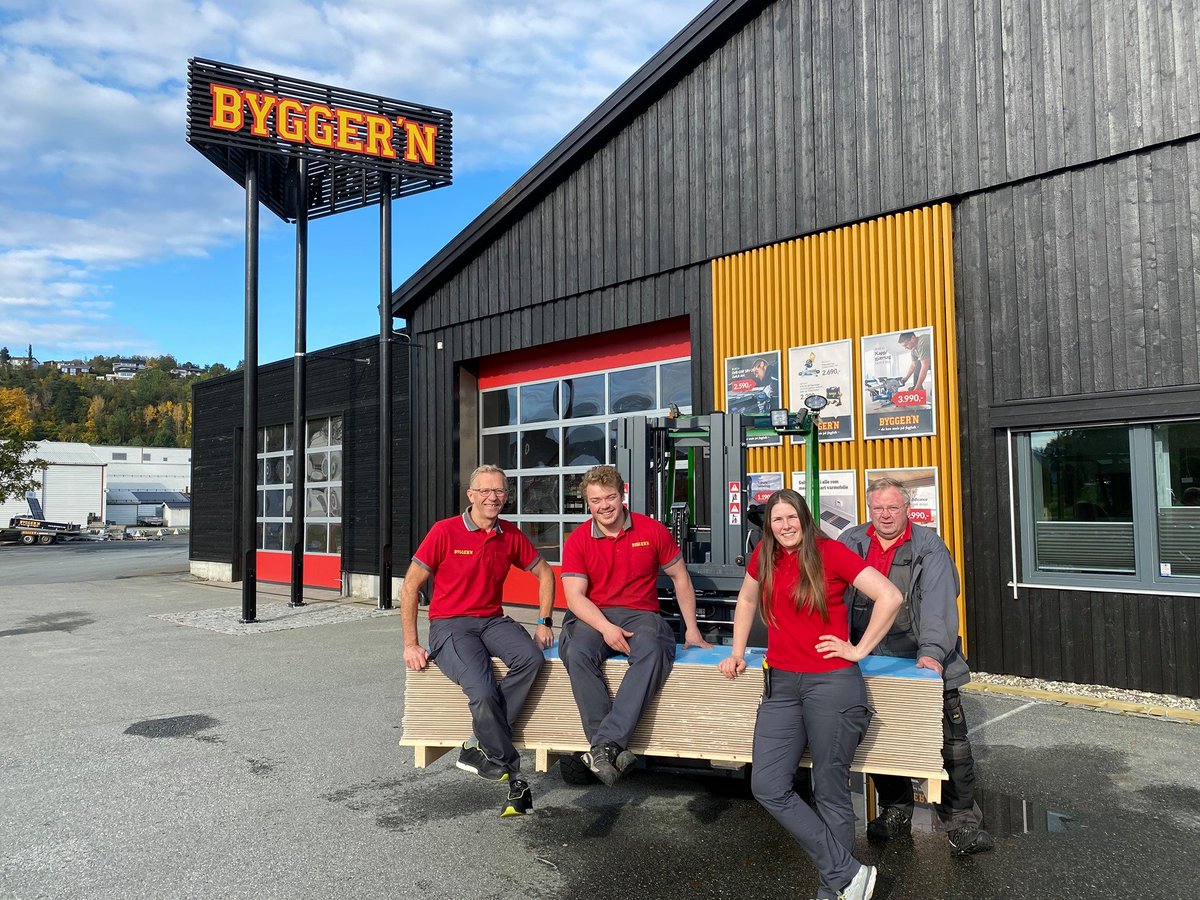 AndersThorning's tweet photo. HA! BYGGER'N HOLD KÆFT SÅ GRINEREN 👀👀🤣😂 https://t.co/WsJyZMaN3T