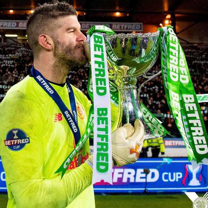 8.12.19  Ten-men Celtic win the League Cup thanks to a goal from Christopher Julien which is sufficient to beat a broken-hearted Rangers team. Fraser Forster in amazing form. He got to drink Ryan Jack's salty tears from the trophy as the Celtic End went mental.