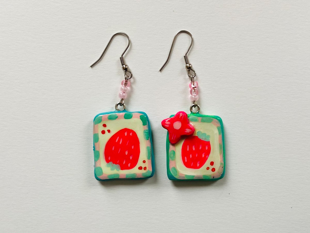 some funky earrings and more in my shop ✨🌷🌿 if you’re looking to get some last minute holiday gifts and support a small business check out studiomeggy.etsy.com ✨✨