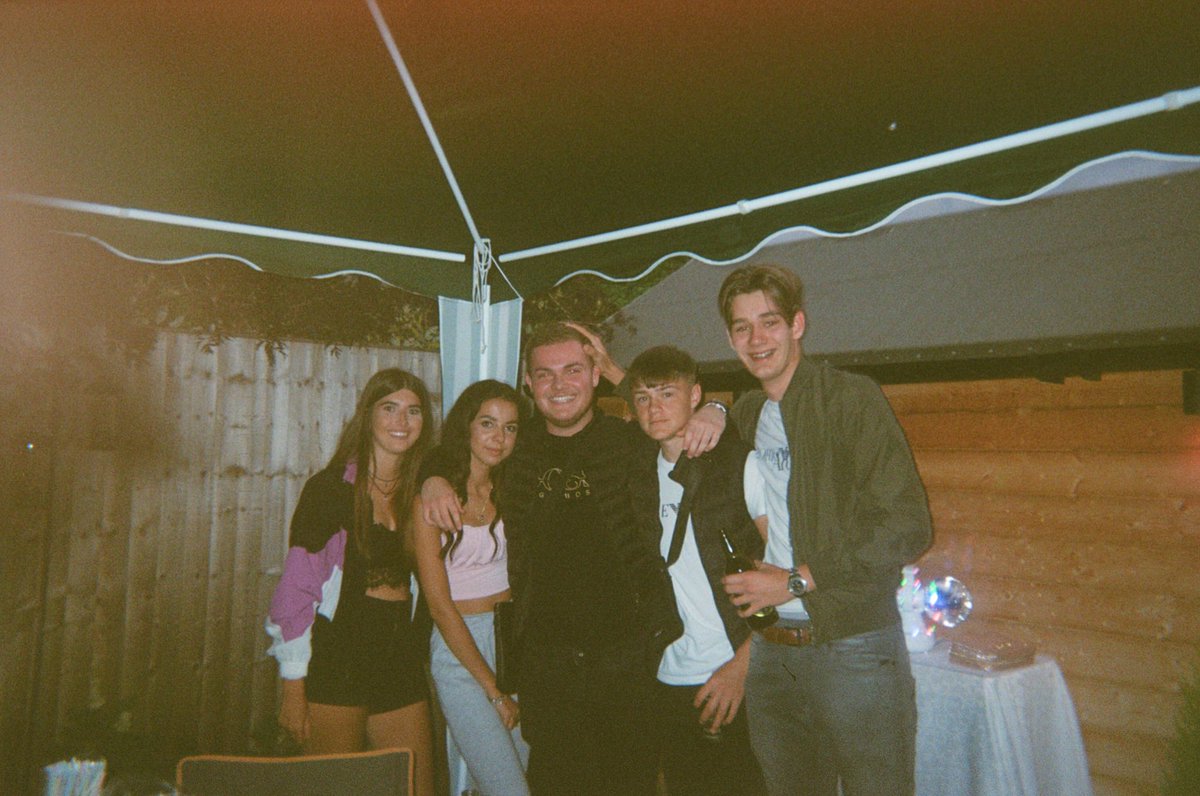 Elloiseyt's tweet photo. ok really am missing summer now :( https://t.co/hT3e6haJjH