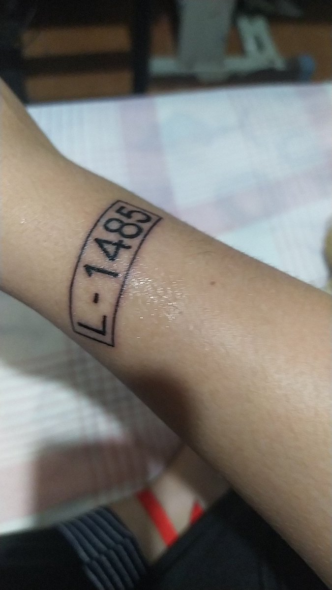 chogiwaFran's tweet photo. Queria contar que fiz 3 tatuagens em homenagem ao EXO que tanto amo 

@weareoneEXO https://t.co/vufAKwOc15