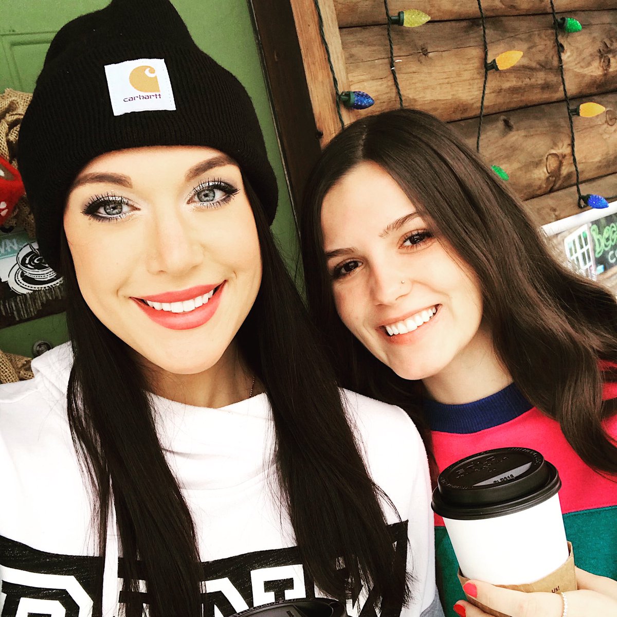 BeanThru's tweet photo. Come see us &amp; get this Holiday week started off right! 🎄🎅🏻🤶🏻❤️💚🤍

❄️Holiday Hours❄️

Monday-Thursday 6am-6pm 

🎁 CLOSED CHRISTMAS DAY 🎁 

Saturday 7am-5pm

Sunday 7am-4pm https://t.co/tQvEdQNeZA