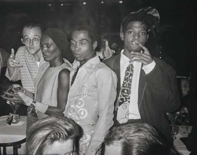 keith haring, grace jones, fela kuti and jean-michel basquiat. new york, 1986. 
📸 andy warhol