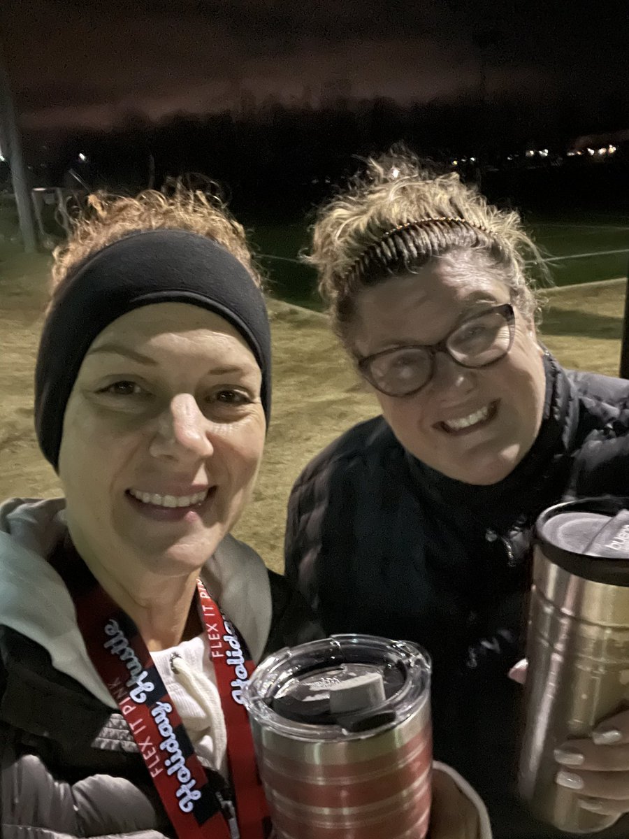 beccafausett94's tweet image. Holiday Hustle 5K...with hot cocoa! @cookjm731 #flexitpink #holidayhustle