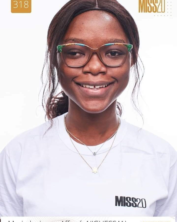 corineMAEZ's tweet photo. Victime de railleries dès le départ pour sa participation au concours MISS 2.0, Marie Lucienne, 21ans, blogueuse ,informaticienne développeur d'applications a remporté ce jour la compétition.

15 million
1e voiture
1 e bourse d'étude, 
 600.000 de crédit de com
1 an de connexion https://t.co/0r88mTygpd