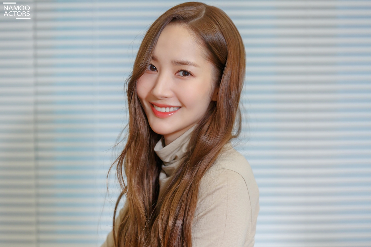 [#NEWS] ‘믿고 보는 화보 장인’ 박민영, 러블리 비주얼+독보적 아우라=완벽 그 자체
▶ naver.me/xas9bXNx
　
#박민영 #PARKMINYOUNG