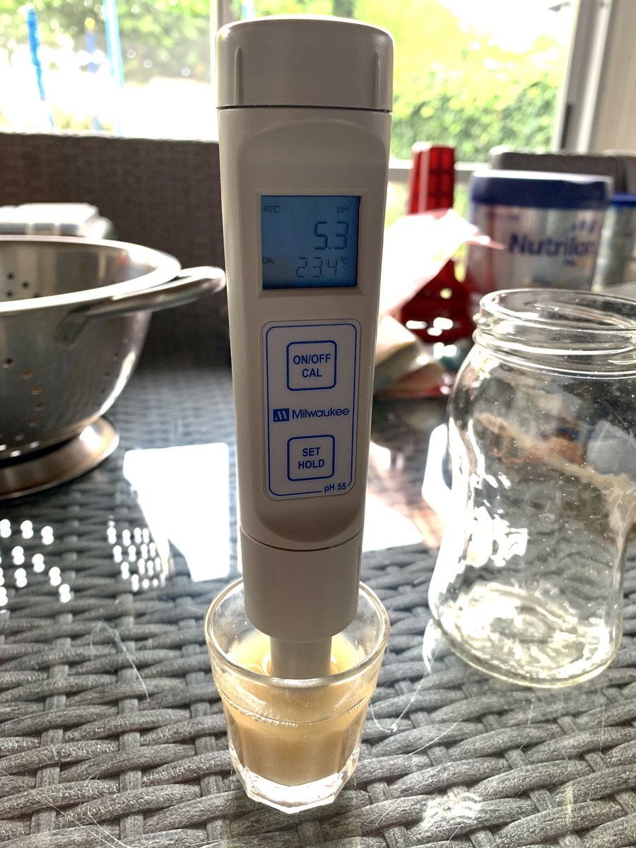 PachaBeer's tweet image. Seguimos cocinando Hazy Strong Pale Ale (BA-BSG-2020-GI-E). D.O.: 1057, SRM: 6. Esta vez con lúpulos Centennial, Columbus y Cluster 🇺🇸!!! A fermentar...