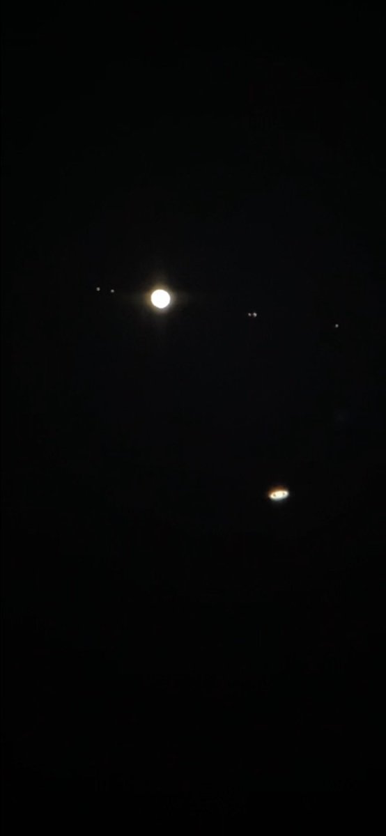 CRMoss's tweet photo. Tired of all the negative stuff out there? Here's something positive &amp; beautiful from our wonderful universe. Taken from a video captured with our small telescope. The #greatconjunction #GreatConjunction2020 #jupitersaturnconjunction #jupitersaturn #Jupiter #Saturn https://t.co/w0gU6L8Soj