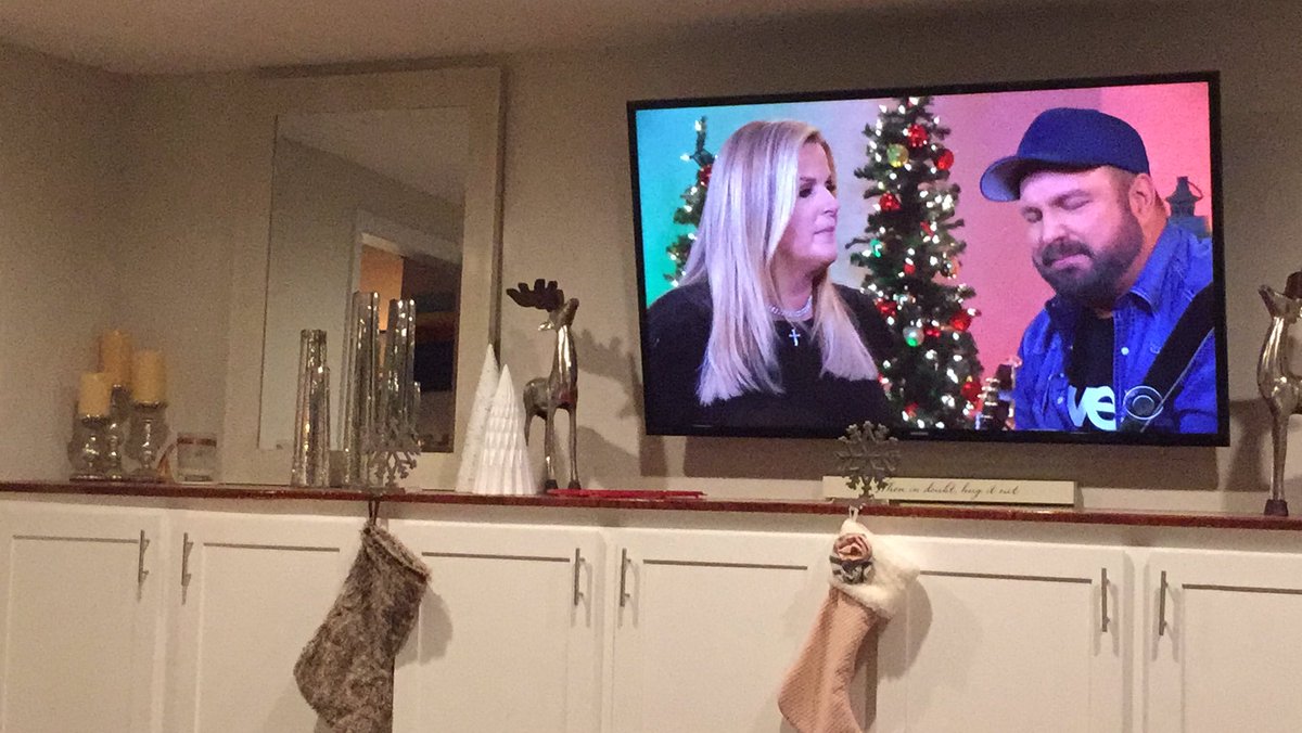 nic_d_2day's tweet photo. Watching #GarthandTrishaLIVE! You guys are great and would love to hear The Dance! https://t.co/fryTWkMvJe