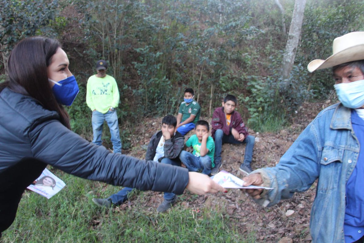 SoniaRocha1qro's tweet photo. En #PinalDeAmoles también llegamos hasta la comunidad El Llano junto con el diputado infantil Santi Ángeles para rendir cuentas de frente a las familias del #1erDistrito. ¡Seguiremos trabajando por ti! #2doInformeSoniaRocha. https://t.co/Z17ysMU0iu