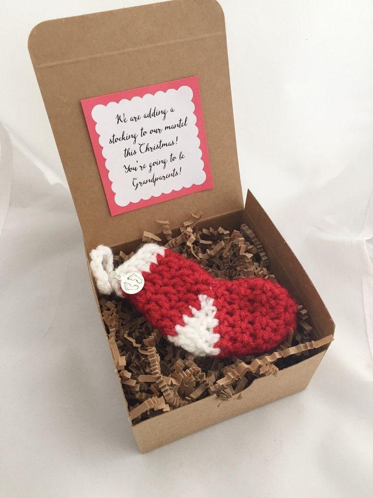 DelilahKRu's tweet image. Además, había una noticia importante que seguro volvería locos a sus padres y tras darle muchas vueltas al como se los harían saber, deciden hacerlo mediante un pequeño obsequio que le envían tanto a los padres de ella como a los de Elliot.—