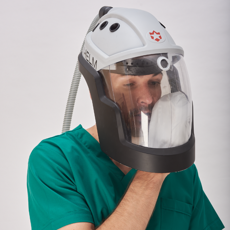 vihelmvn's tweet photo. Vihelm's powerful blower gives you more than enough air (1.5 times NIOSH's standards). Keep harmful pathogens out, get purified air in. Get on with your day, safely. 

* Double protection
* Strong airflow
* Built-in glove
* Built-in side trays
* Scratching holes